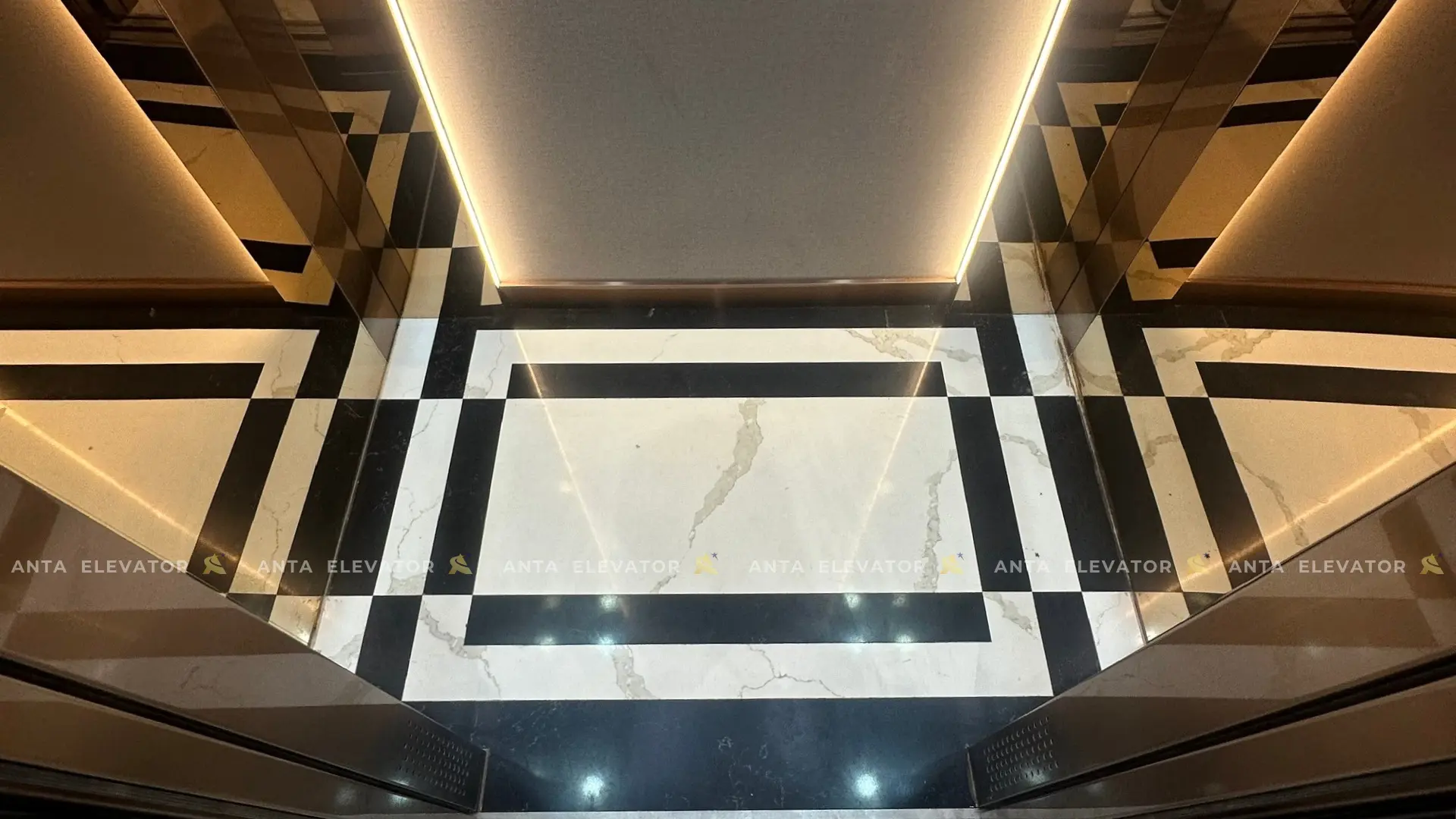 Thang Máy Kính Gia Đình – Chị Thu Hà – Louis Hoàng Mai